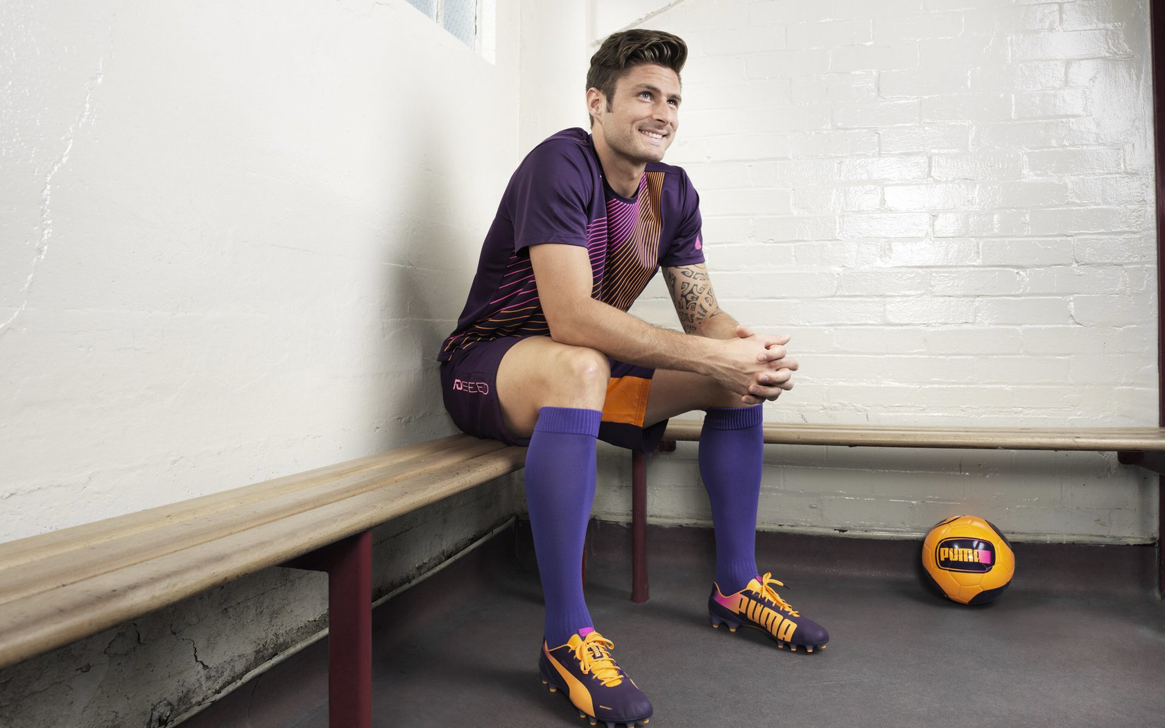 具身智能机器人火炬手“夸父”首次点燃全运会圣火，开启未来体育新纪元