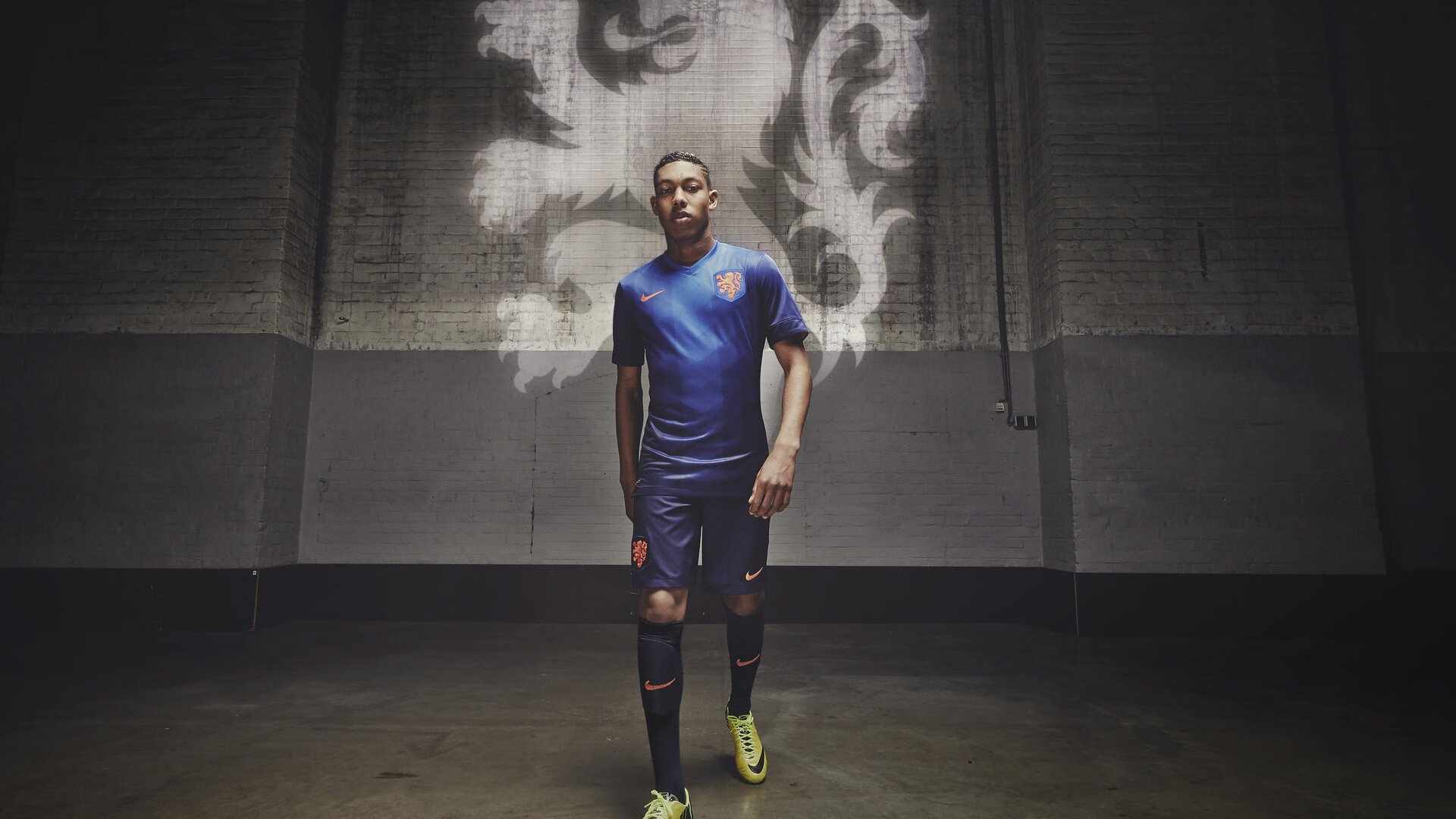 大牌云集：明星进球瞬间盘点！，明星看球赛